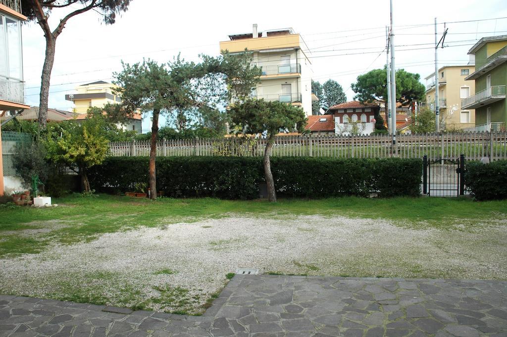 Villa Linda Affittacamere เบลลาเรีย-อีเจอา มารีนา ภายนอก รูปภาพ
