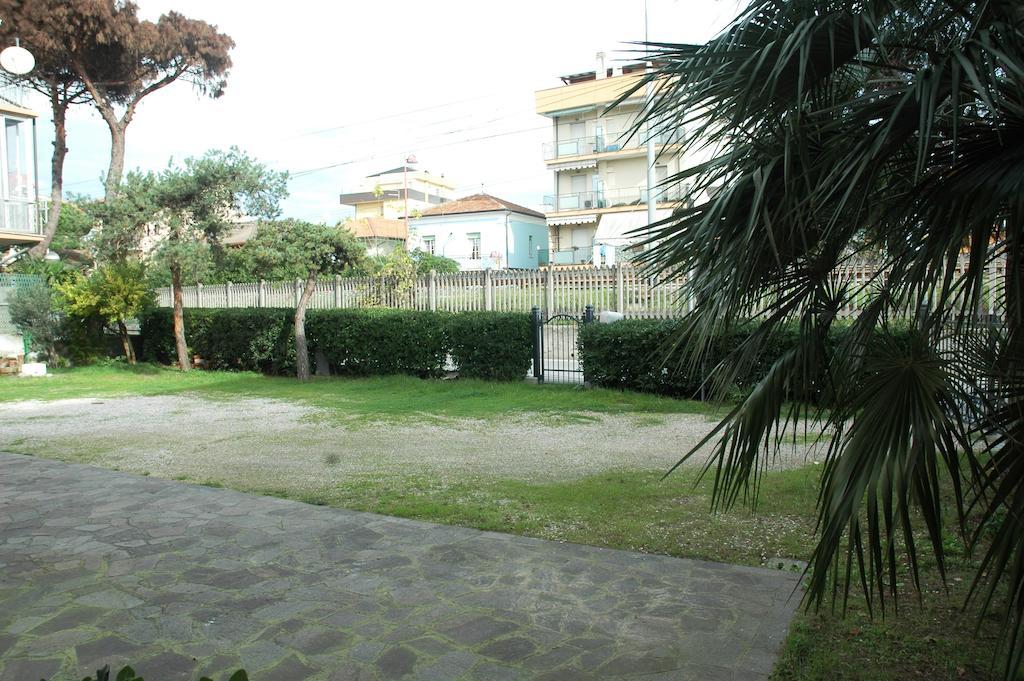 Villa Linda Affittacamere เบลลาเรีย-อีเจอา มารีนา ภายนอก รูปภาพ
